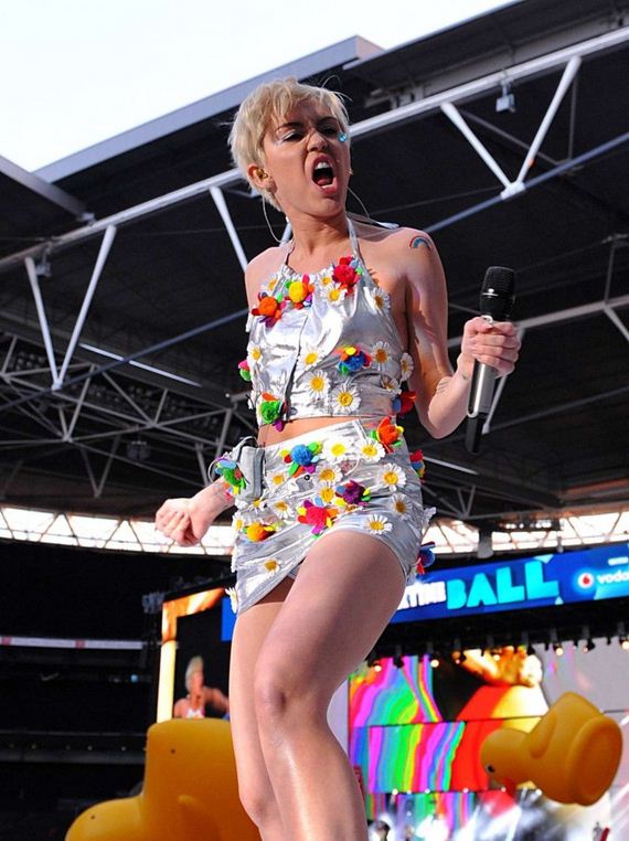 Miley-Cyrus -Performs-at-Capital